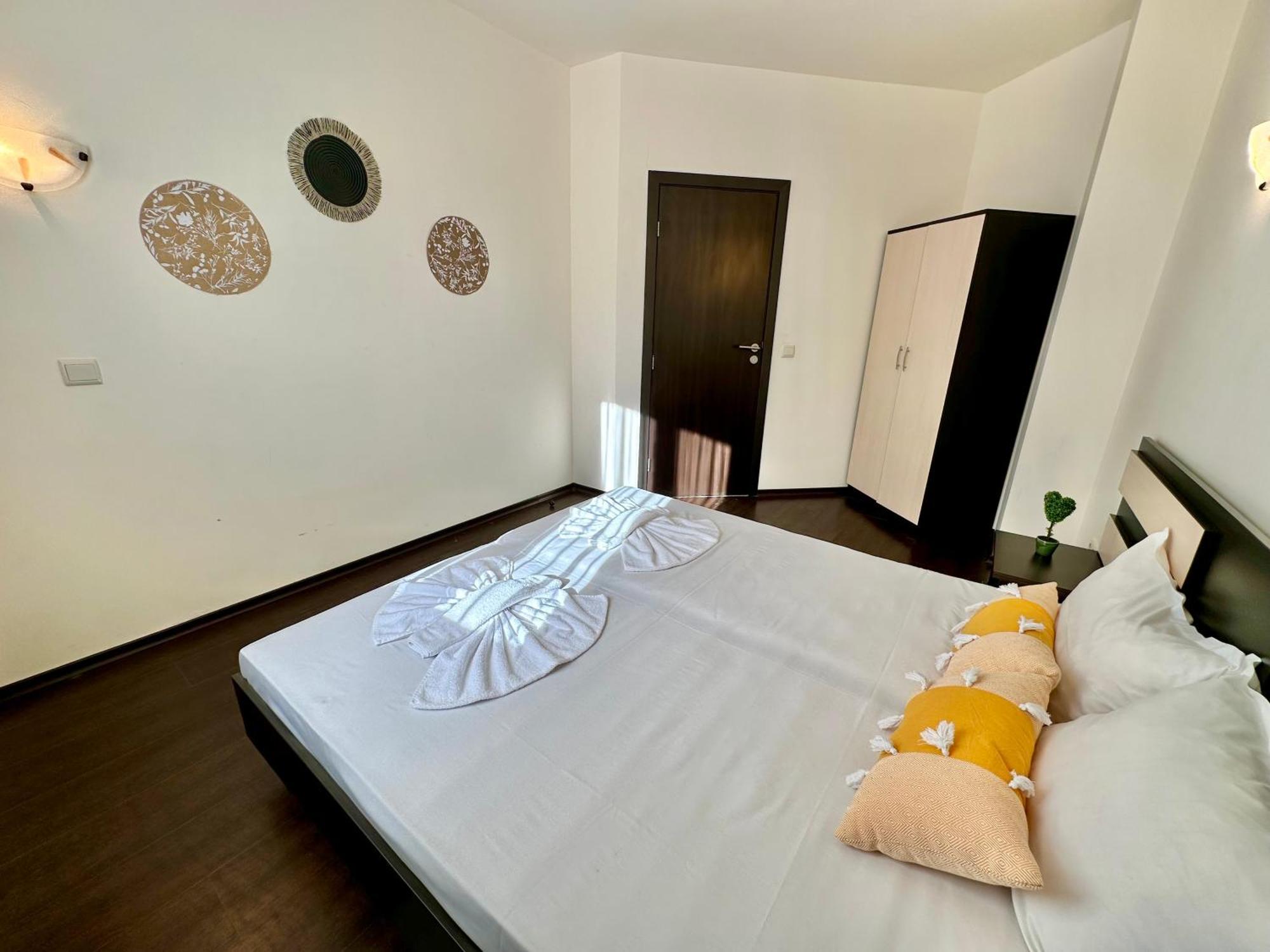 Menada Imperial Heights Villas Sunny Beach Exterior photo
